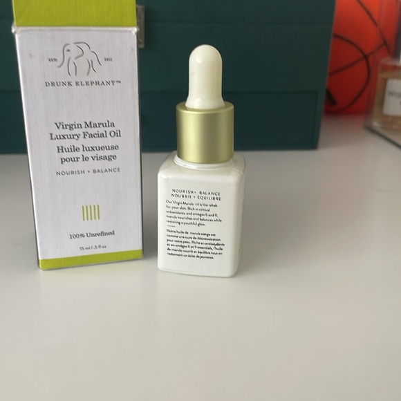 Junk elephant, luxury facial oil not used Still in a box - Picture 5 of 5